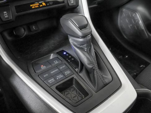 Used 2022 Toyota RAV4 LE AWD/4WD image 31