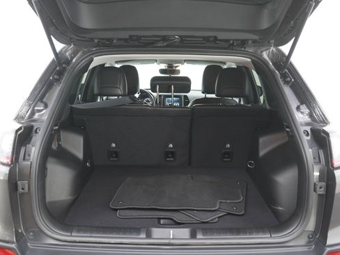 Used 2021 Jeep Cherokee Latitude Lux AWD/4WD image 17