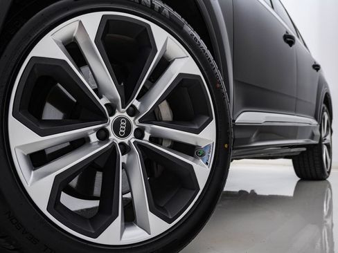 Used 2022 Audi Q7 3.0T Premium Plus w/ Premium Plus Package AWD/4WD image 5