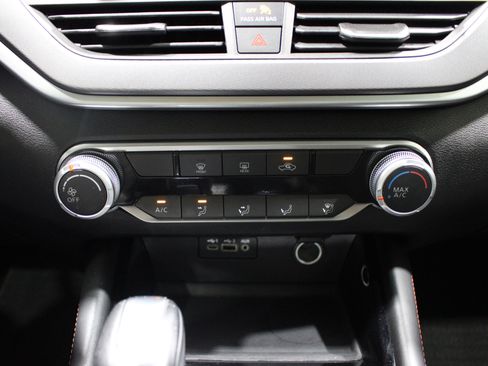 Used 2023 Nissan Altima 2.5 SR FWD image 16