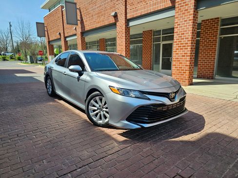Used 2019 Toyota Camry LE w/ Convenience Package image 1