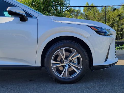 Used 2024 Lexus RX 350 FWD w/ Technology Package image 11