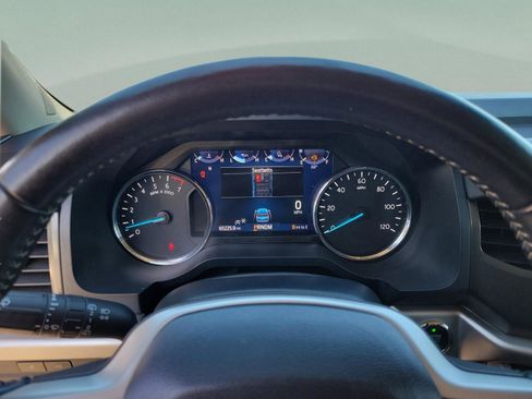 Used 2024 Ford Expedition XLT image 16