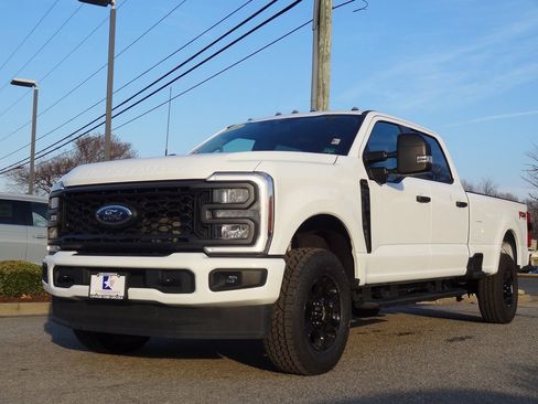 Certified 2024 Ford F250 XL w/ STX Appearance Package image 8
