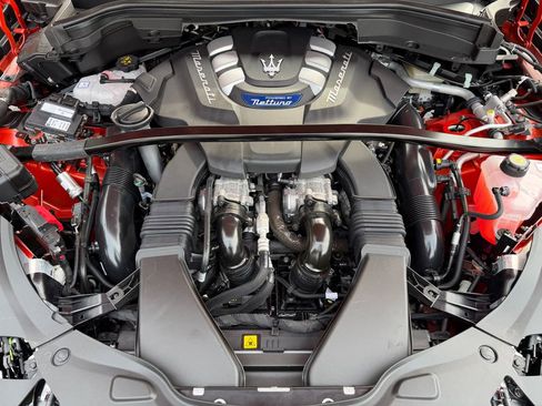 New 2026 Maserati Grecale Modena image 9