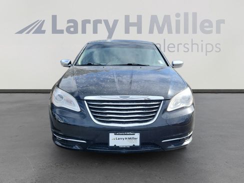 Used 2011 Chrysler 200 Limited image 8