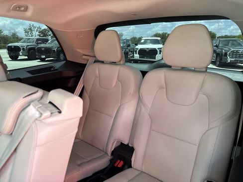 Used 2022 Volvo XC90 T6 Momentum w/ Advanced Package AWD/4WD image 26