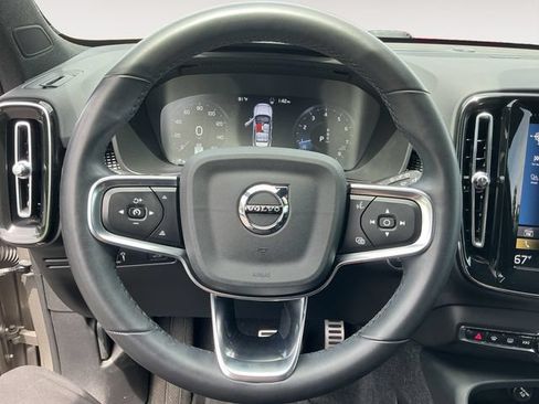 Used 2022 Volvo XC40 T5 R-Design w/ Advanced Package AWD/4WD image 13
