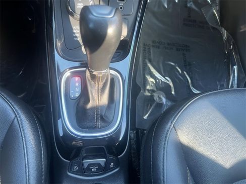 Used 2020 Jeep Compass Limited image 27