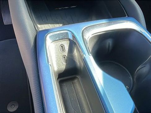 New 2026 Chevrolet Equinox EV LT image 16