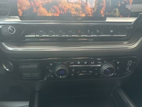 New 2026 Chevrolet Silverado 1500 High Country w/ LPO, Dark Essentials Package image 23