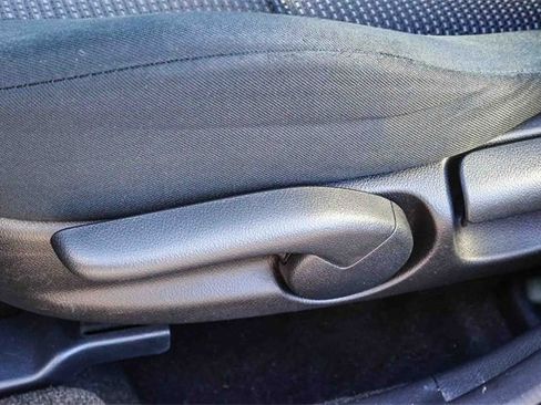 Used 2013 MAZDA MAZDA3 i Sport image 24