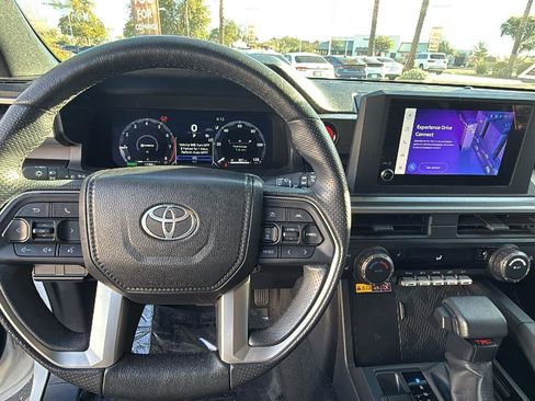 Used 2025 Toyota 4Runner 4WD image 13
