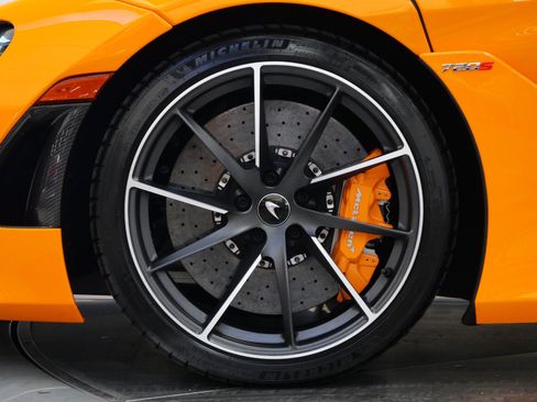Used 2022 McLaren 720S Performance RWD image 10