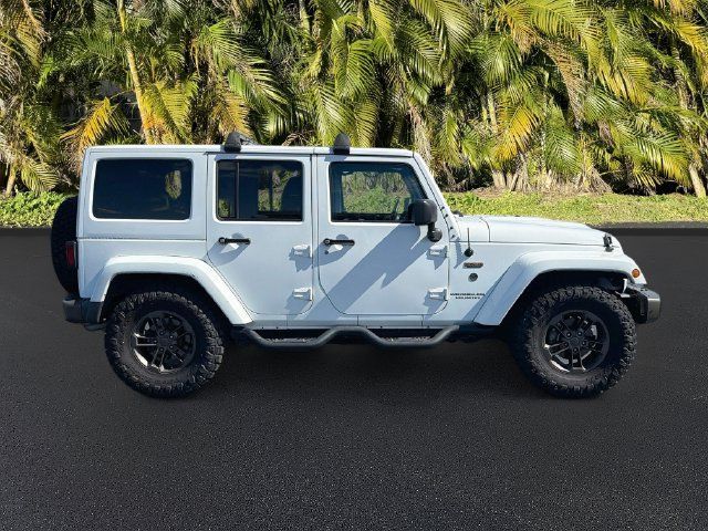 Used 2017 Jeep Wrangler Unlimited Sahara AWD/4WD image 3