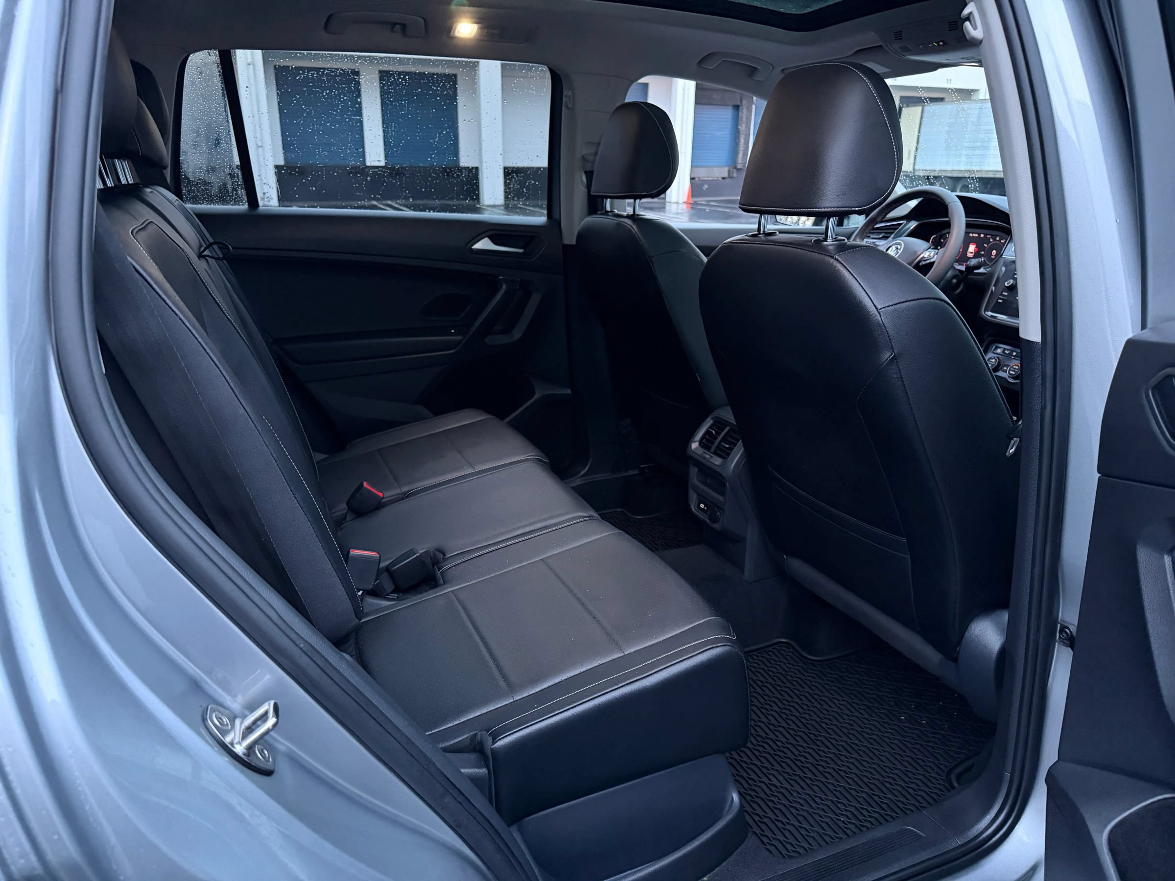 Used 2021 Volkswagen Tiguan SEL AWD/4WD image 19