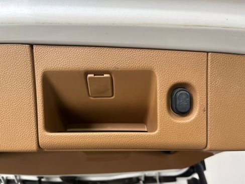 Used 2017 Cadillac Escalade Platinum image 14