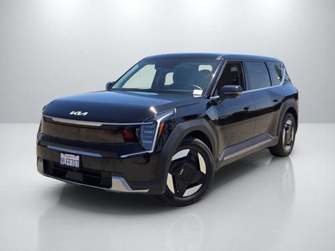 Used 2024 Kia EV9 Light Long Range RWD image 8