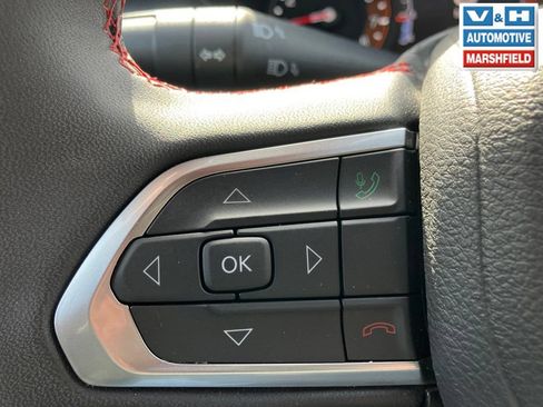Used 2025 Jeep Compass Trailhawk AWD/4WD image 5