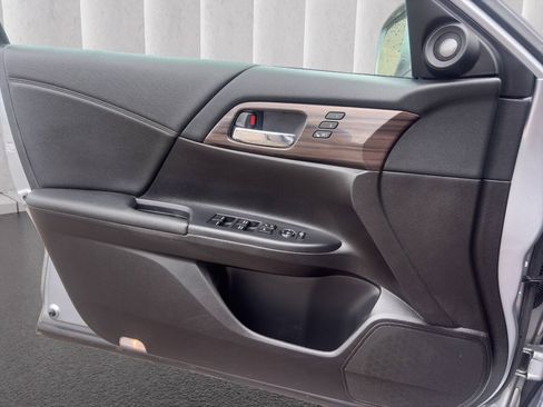 Used 2017 Honda Accord EX-L image 14