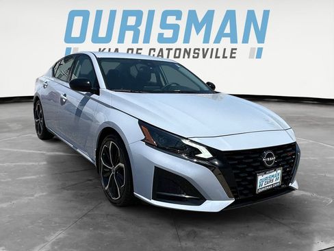 Used 2024 Nissan Altima 2.5 SR FWD image 1