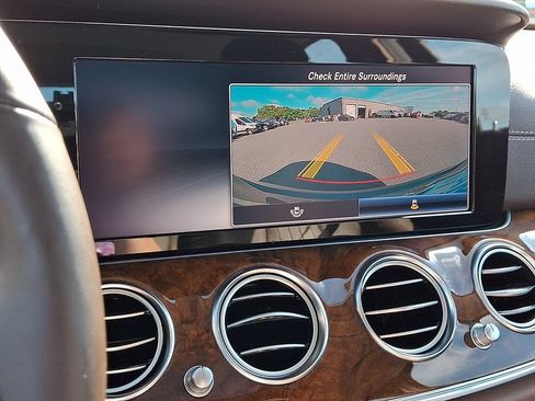 Used 2019 Mercedes-Benz E 300 4MATIC image 19