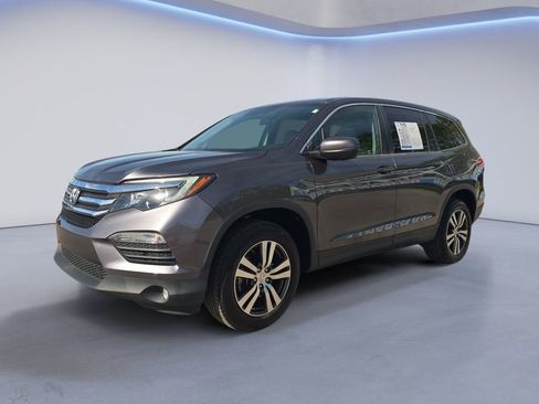 Used 2017 Honda Pilot EX image 1