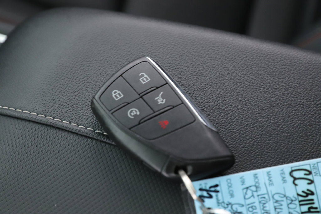 Used 2024 Chevrolet Traverse RS AWD/4WD image 3