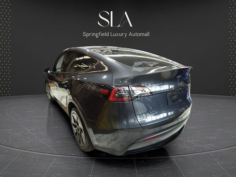 Used 2025 Tesla Model Y Long Range AWD/4WD image 9