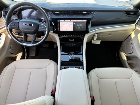 New 2026 Jeep Grand Cherokee Limited image 9