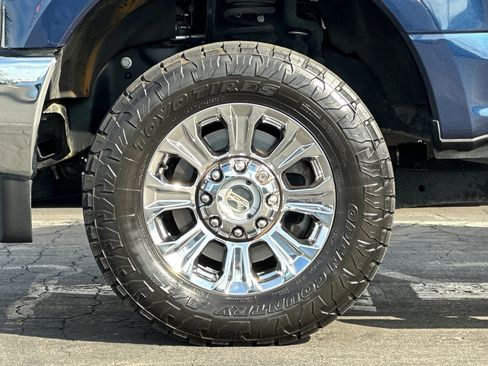 Used 2019 Ford F250 XLT w/ XLT Premium Package image 24