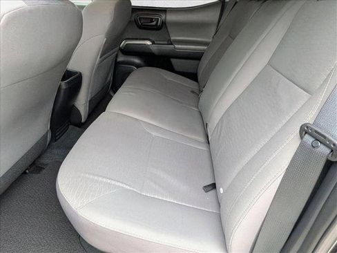 Used 2016 Toyota Tacoma SR5 w/ Towing Package image 18