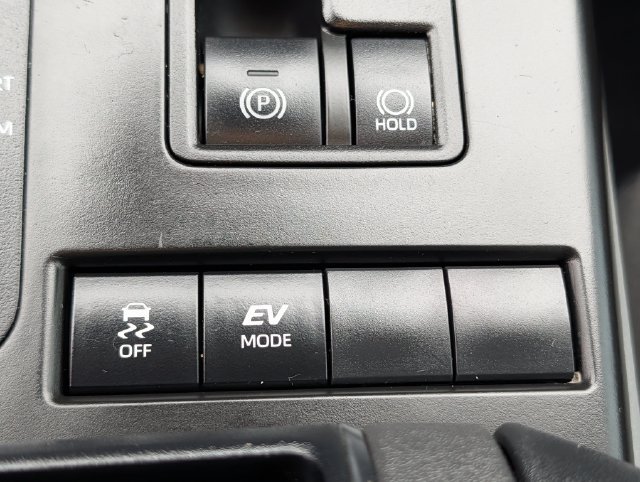 Used 2022 Toyota Highlander Bronze Edition FWD image 16