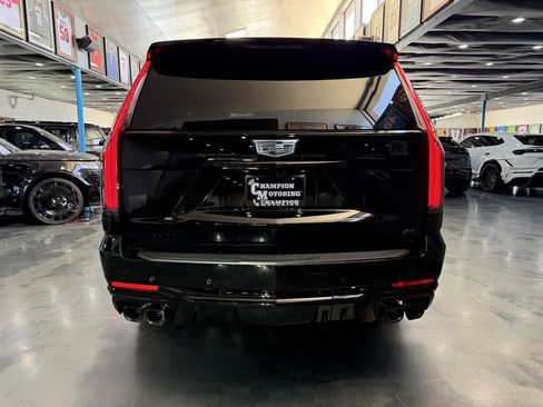 Used 2026 Cadillac Escalade V w/ LPO, ONYX Package AWD/4WD image 6