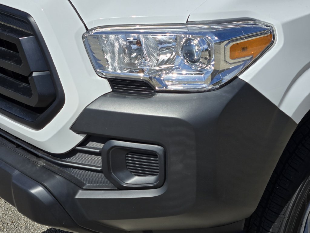 Used 2022 Toyota Tacoma SR RWD image 9