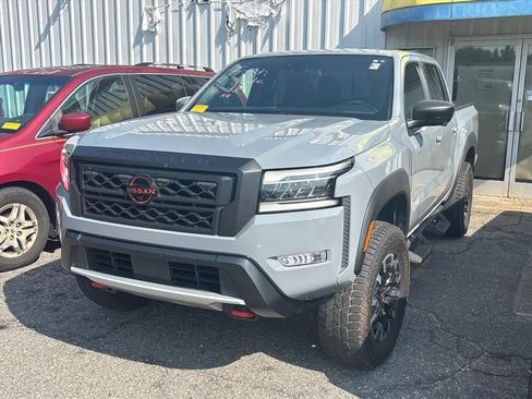 Used 2022 Nissan Frontier Pro-X RWD image 1