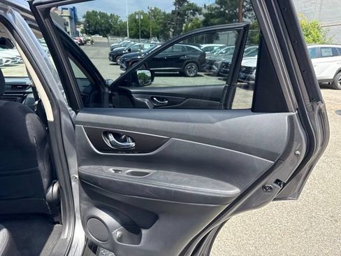 Used 2020 Nissan Rogue SV AWD/4WD image 29