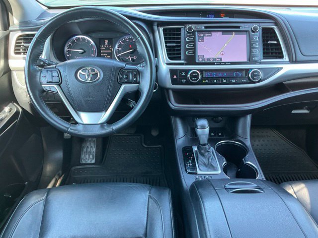 Used 2016 Toyota Highlander XLE AWD/4WD image 8