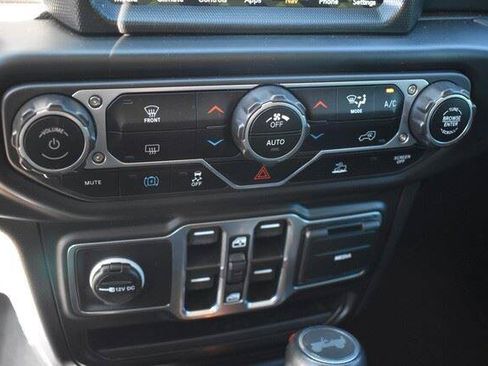 Used 2023 Jeep Wrangler Unlimited Sahara AWD/4WD image 32