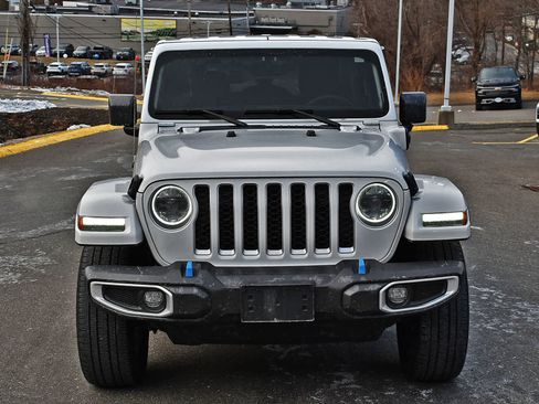 Used 2023 Jeep Wrangler Unlimited Sahara image 6