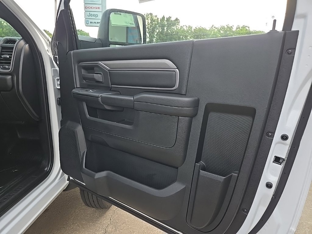 New 2026 RAM 5500 Tradesman w/ Chrome Appearance Group AWD/4WD image 80