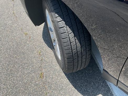 Used 2020 Chevrolet Equinox LT w/ Driver Convenience Package image 43