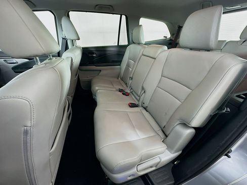 Used 2019 Honda Pilot Touring image 29