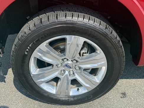 Used 2017 Ford F150 Platinum w/ Equipment Group 701A Luxury AWD/4WD image 11
