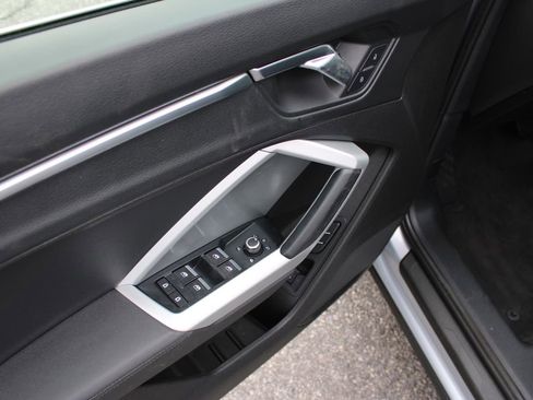 Used 2022 Audi Q3 2.0T Premium w/ Convenience Package image 27