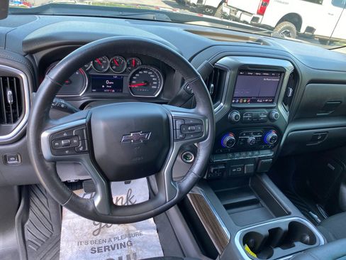 Used 2022 Chevrolet Silverado 1500 LT Trail Boss w/ Convenience Package II image 13