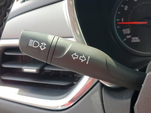 Used 2019 Chevrolet Equinox LT FWD image 12