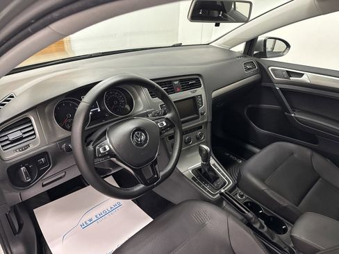 Used 2015 Volkswagen Golf S image 7