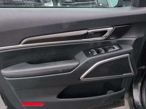 Used 2025 Kia Telluride S image 11