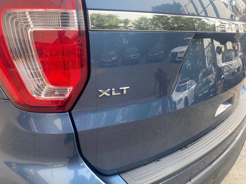 Used 2019 Ford Explorer XLT w/ Equipment Group 202A AWD/4WD image 13